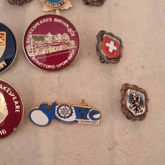 Vintage Lot 12 Travel Pins Pisa, Hungary, Italy, Canterbury, Etc. See Pics - Picture 5 of 6